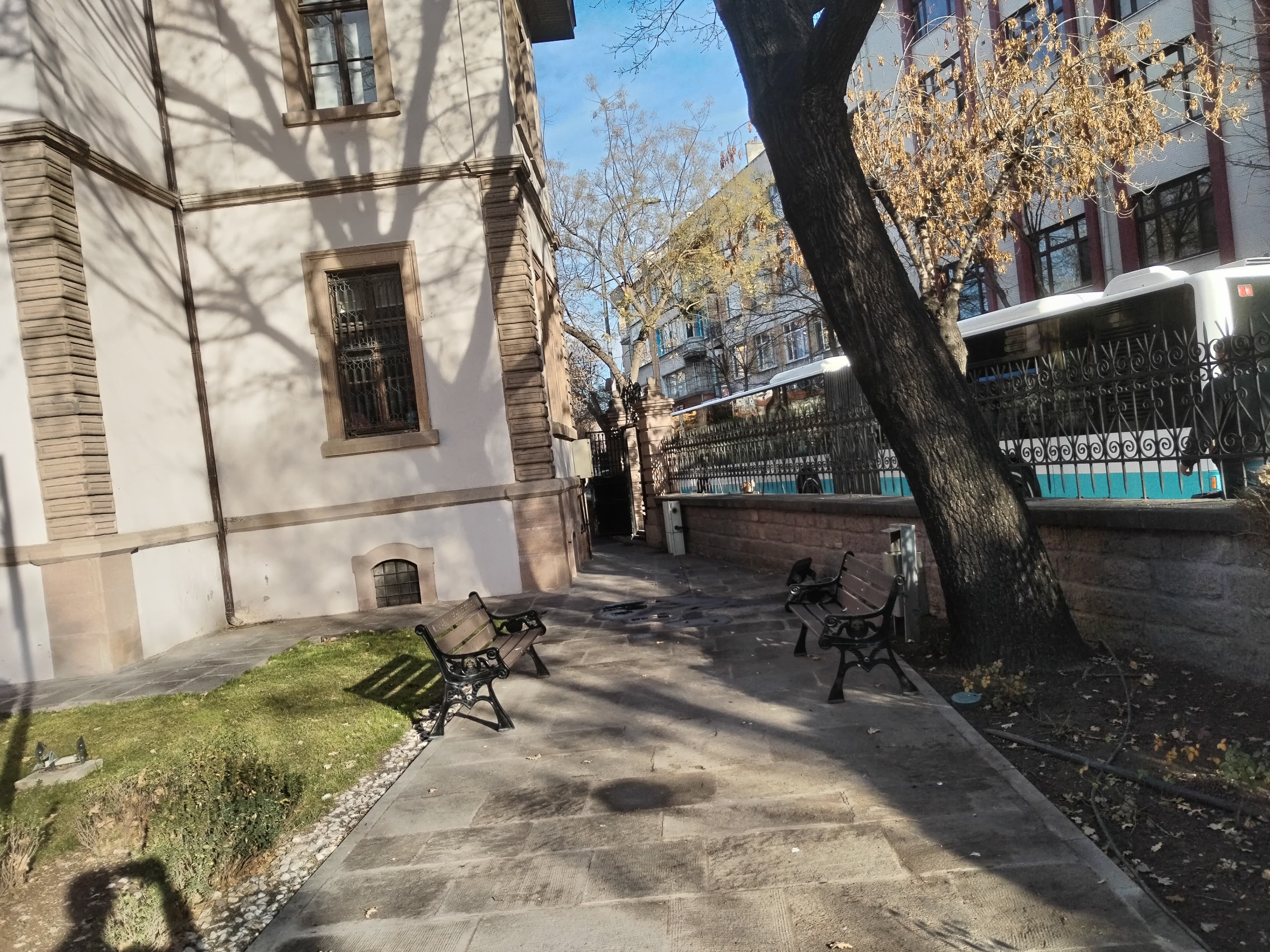 Satirdan kahraman · CC BY-SA 4.0